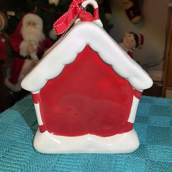 Rae dunn SANTAS WORKSHOP birdhouse - Picture 3 of 8